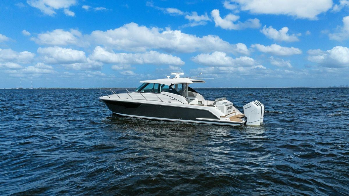 2022 Tiara Yachts 43 