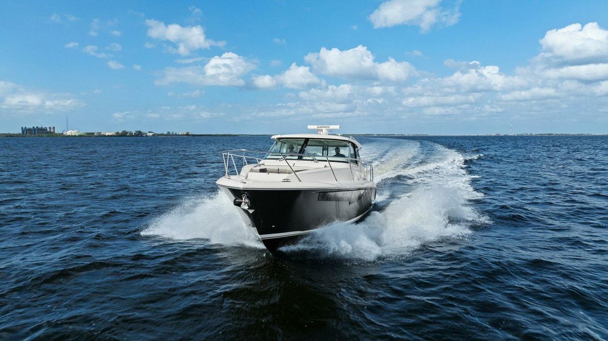 2022 Tiara Yachts 43 