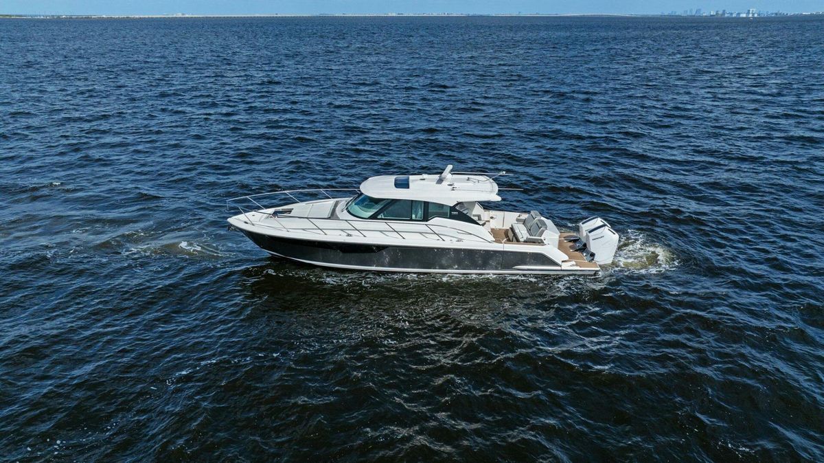 2022 Tiara Yachts 43 