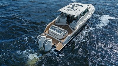 Yacht