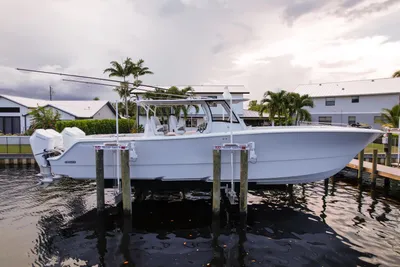 Front Runner 43 Catamaran