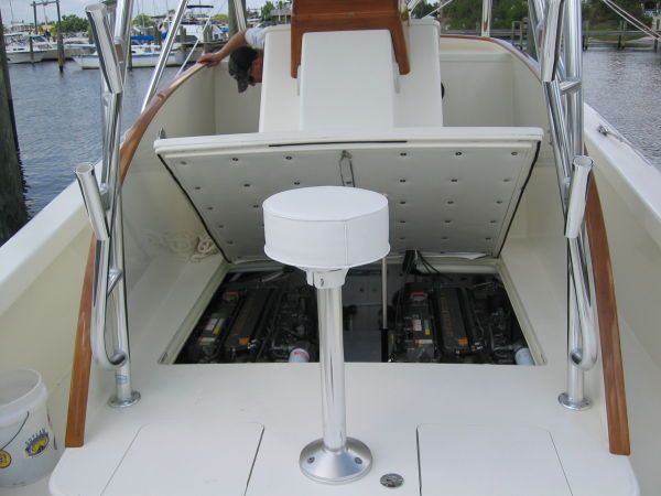 2003 Gamefisherman 34 Custom Walk-Around Sportfish