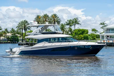 Tiara Yachts F53 Flybridge
