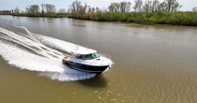 Tiara Yachts Coronet