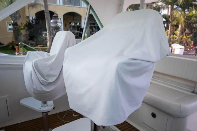 Moana Here Yacht Photos Pics Covered seats on a 2015 Albemarle 360 Express Fisherman boat interior.