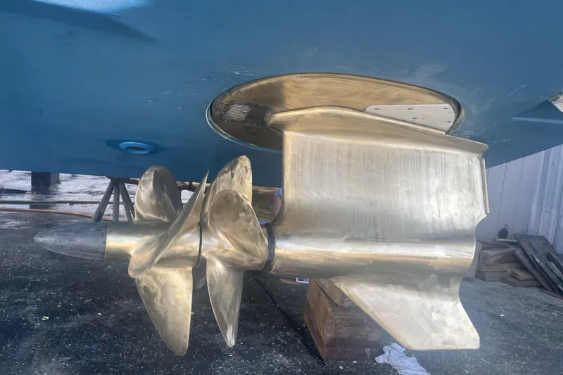 Moana Here Yacht Photos Pics Propeller of 2015 Albemarle 360 Express Fisherman boat, close-up view.