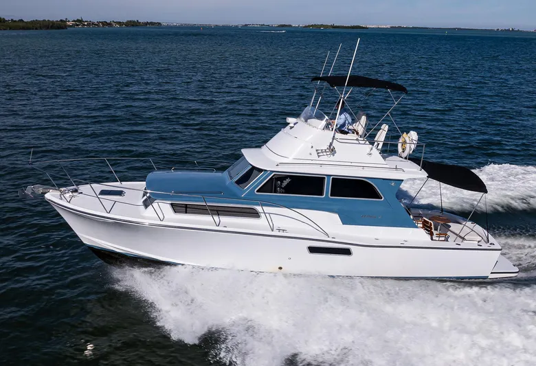 Field & Sea Yacht Photos Pics Port Main