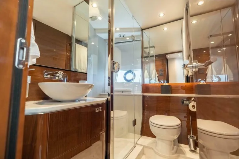 C2 Yacht Photos Pics 2020 Princess V65 - C2