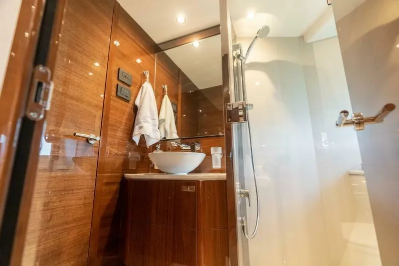 C2 Yacht Photos Pics 2020 Princess V65 - C2