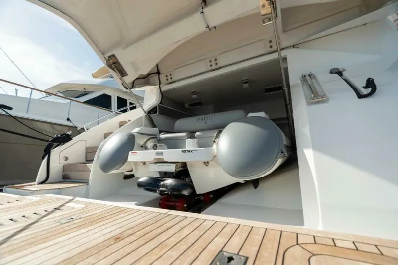 C2 Yacht Photos Pics 2020 Princess V65 - C2