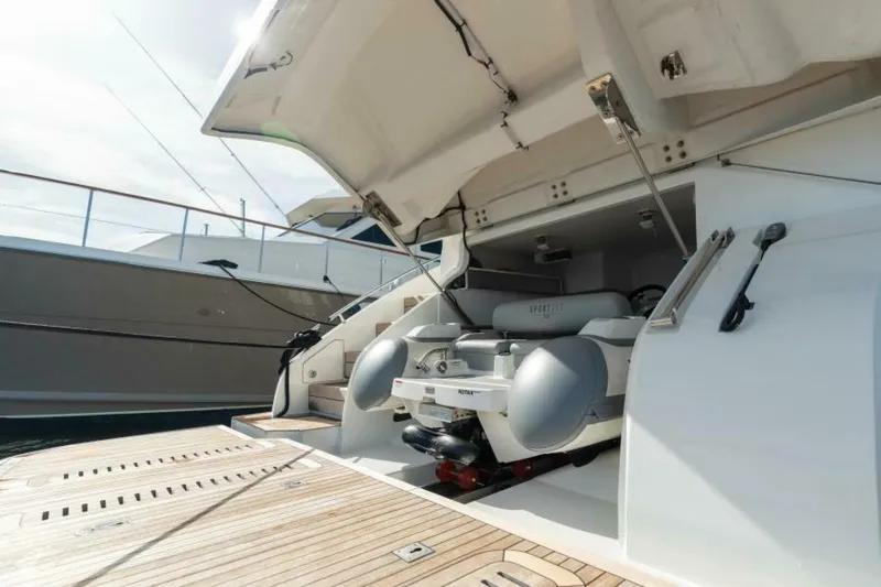 C2 Yacht Photos Pics 2020 Princess V65 - C2