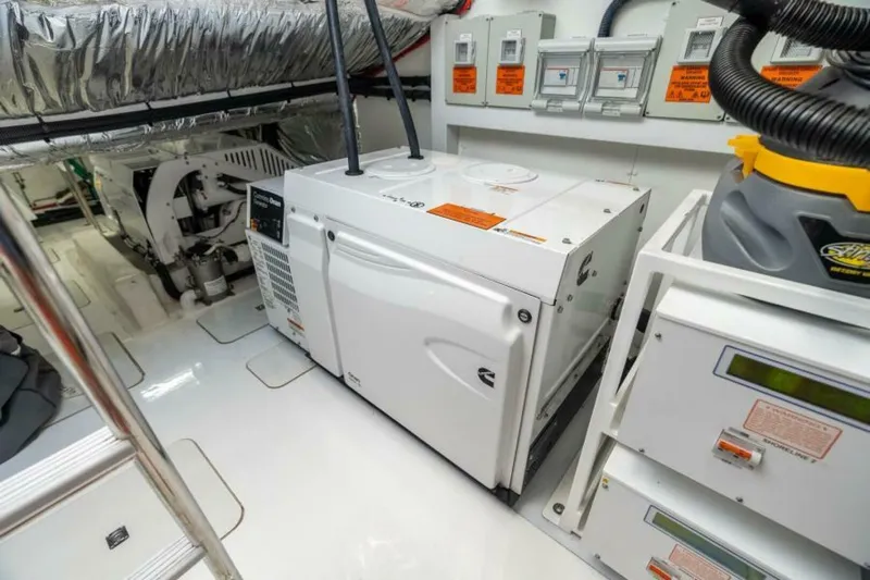 C2 Yacht Photos Pics 2020 Princess V65 - C2