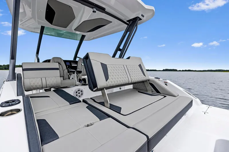  Yacht Photos Pics Manufacturer Provided Image