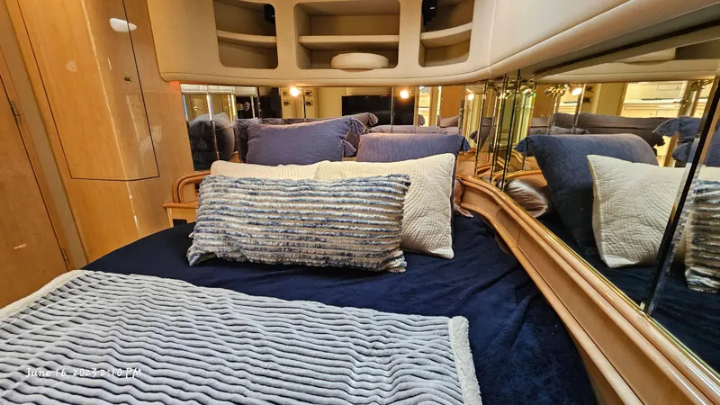 Dolce Vita Yacht Photos Pics 