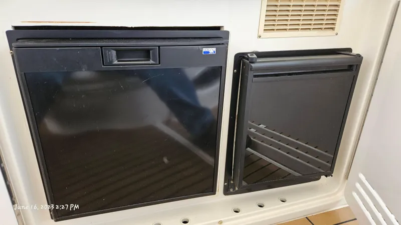 Dolce Vita Yacht Photos Pics 