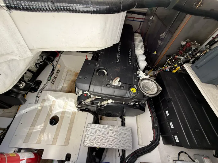 Relax Josephine Yacht Photos Pics Engine room of 2022 Azimut Atlantis 45 yacht, featuring Volvo Penta engine.