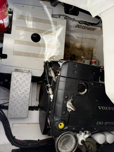 Relax Josephine Yacht Photos Pics Engine compartment of 2022 Azimut Atlantis 45 with Volvo D6-IPS engine.