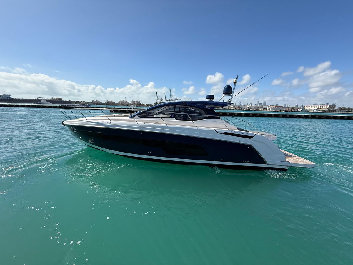 2022 Azimut 45 