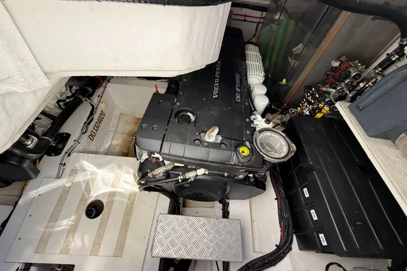 Relax Josephine Yacht Photos Pics Engine room of 2022 Azimut Atlantis 45 yacht, featuring Volvo Penta engine.