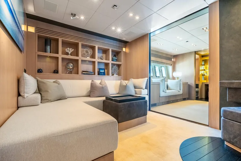 Total Yacht Photos Pics 