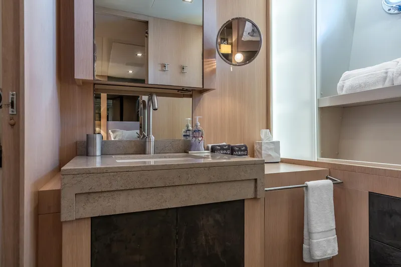 Total Yacht Photos Pics 