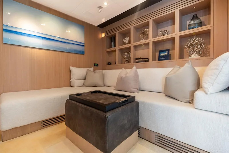 Total Yacht Photos Pics 