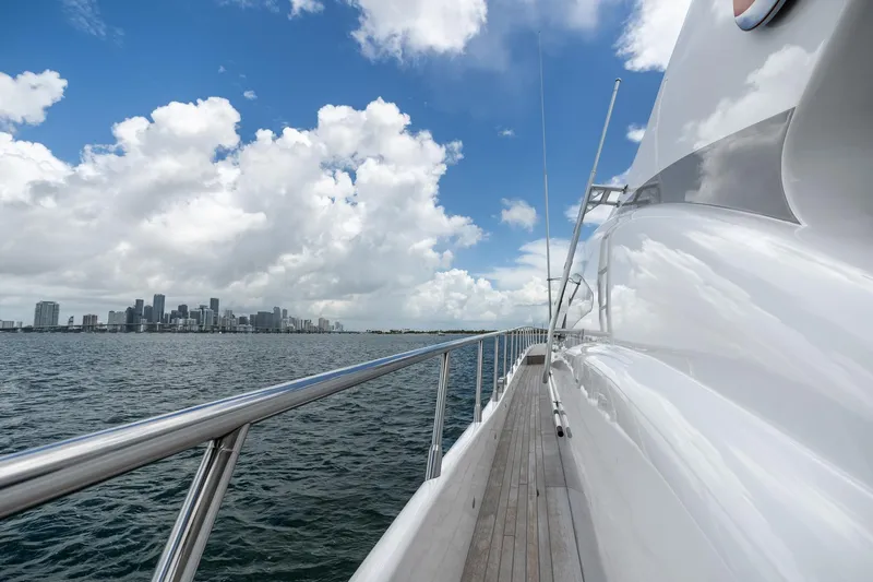 Total Yacht Photos Pics 