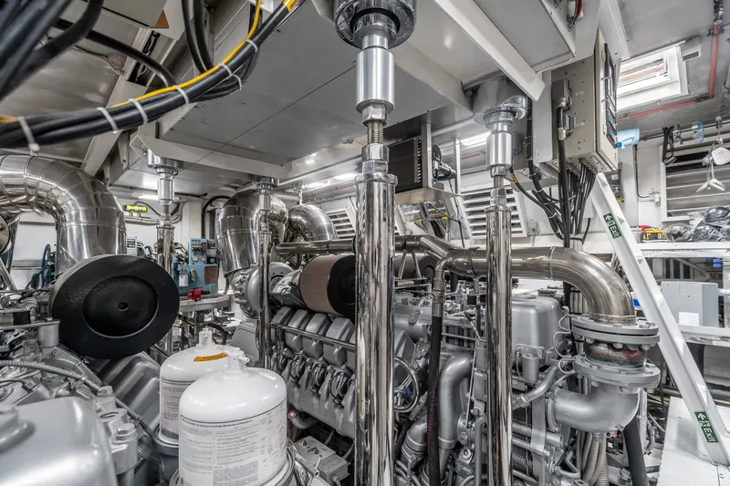 Total Yacht Photos Pics 