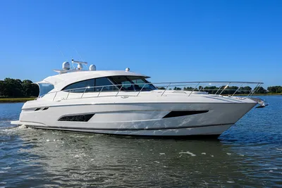 Riviera 5400 Sport Yacht