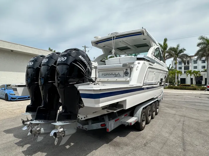  Yacht Photos Pics 2021 Formula 380 SSC boat with triple Mercury 400 engines on trailer.