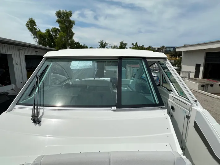  Yacht Photos Pics 2021 Formula 380 SSC boat front view with windshield and wipers.