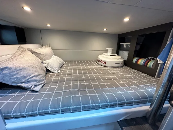  Yacht Photos Pics Cozy cabin bed in 2021 Formula 380 SSC boat with modern lighting.