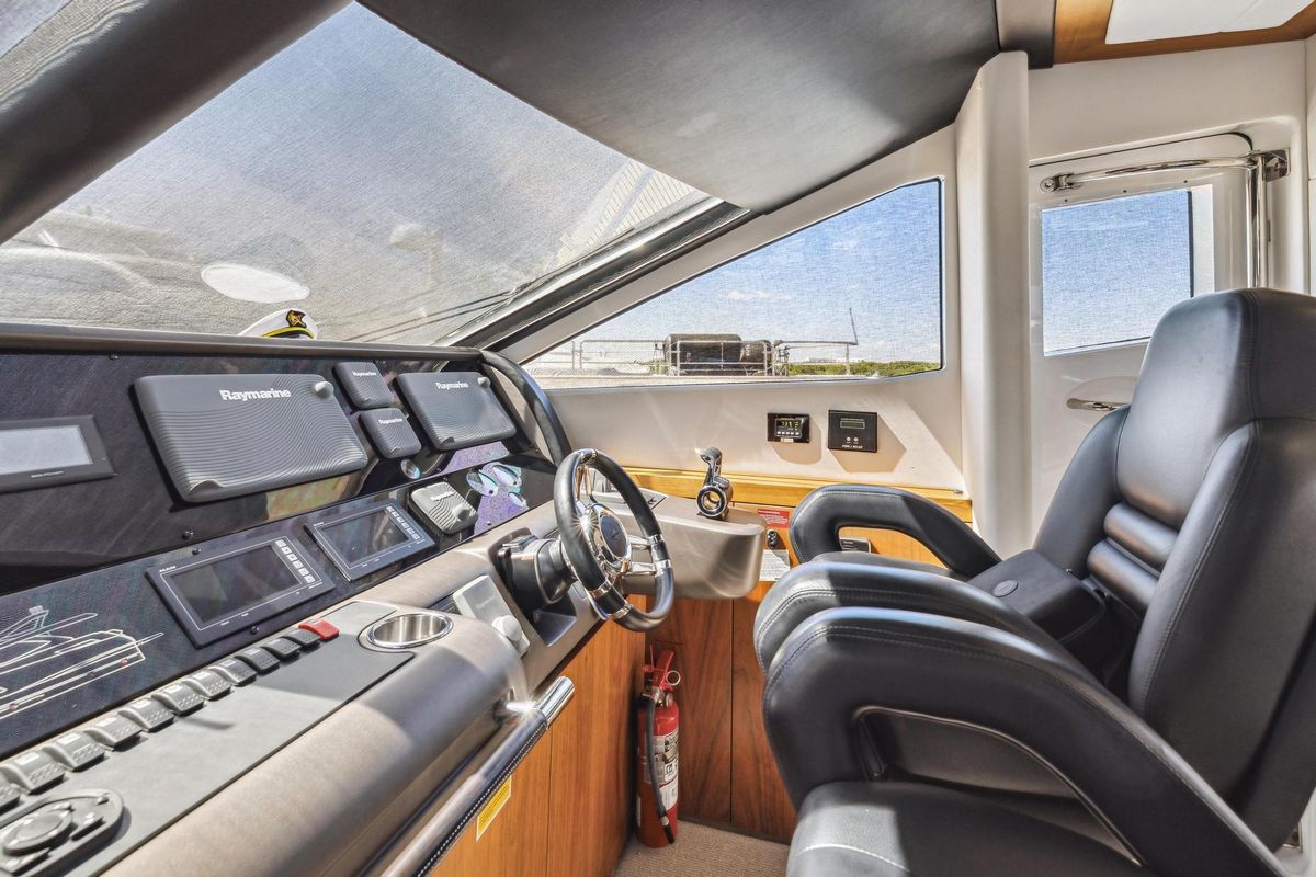 2014 Sunseeker 73 