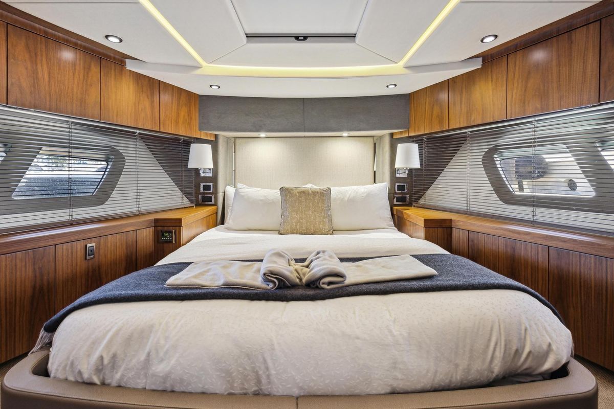 2014 Sunseeker 73 