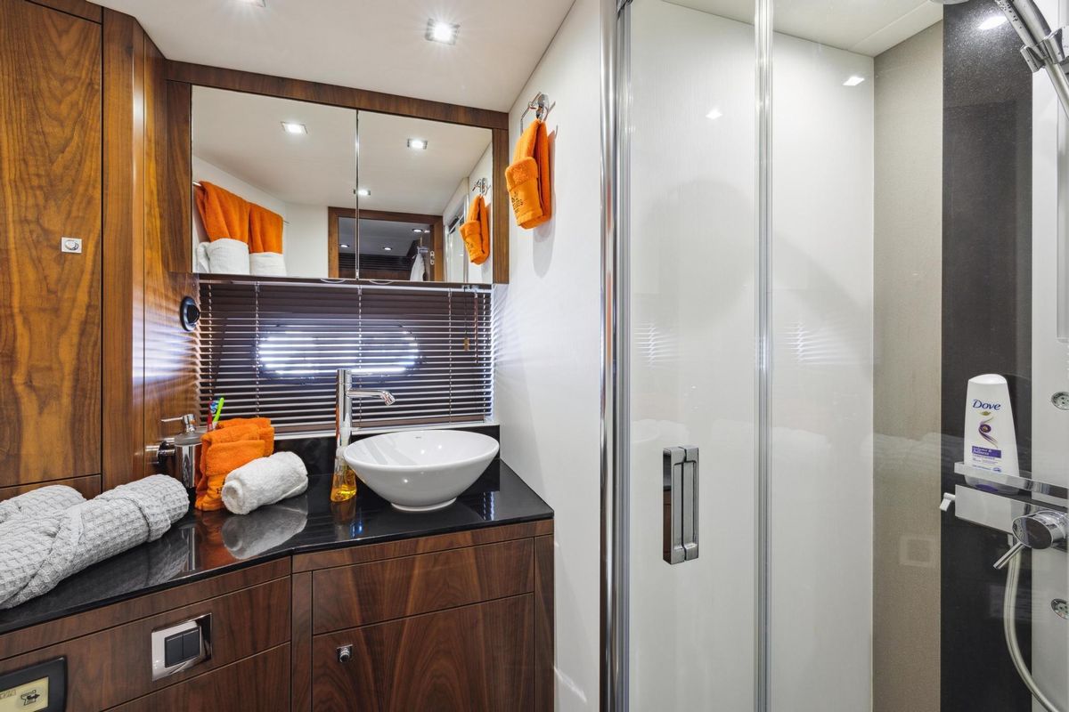 2014 Sunseeker 73 
