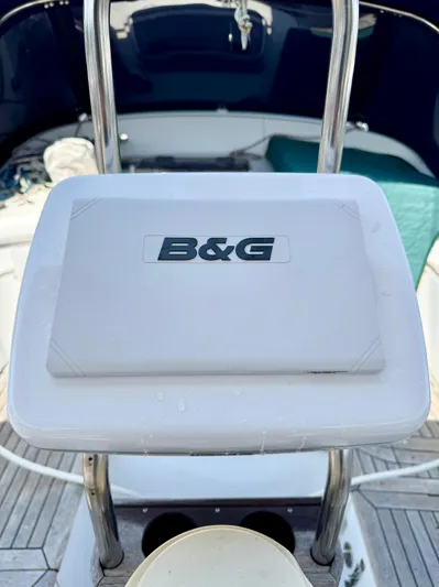 Circa Tempo Yacht Photos Pics B&G navigation equipment on a 1991 Mason 44 yacht, featuring a sleek white design.