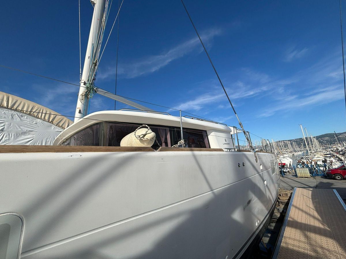 2019 Lagoon 45 