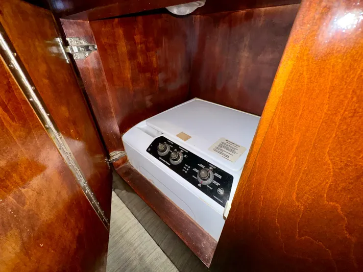 Andiamo Yacht Photos Pics 