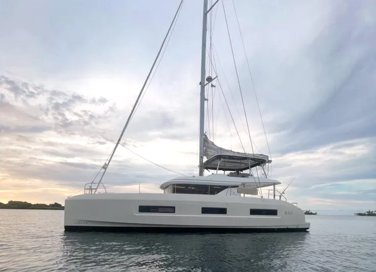 Elora Yacht Photos Pics 