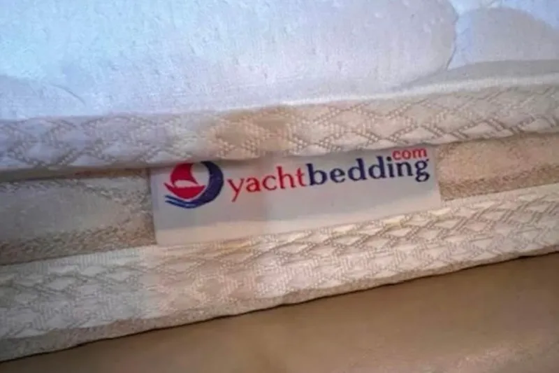  Yacht Photos Pics Yacht bedding label on mattress for Sea Ray Sundancer 320, 2005 model.