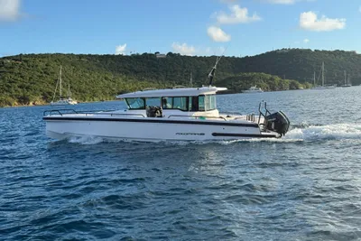 Axopar 37 XC Cross Cabin