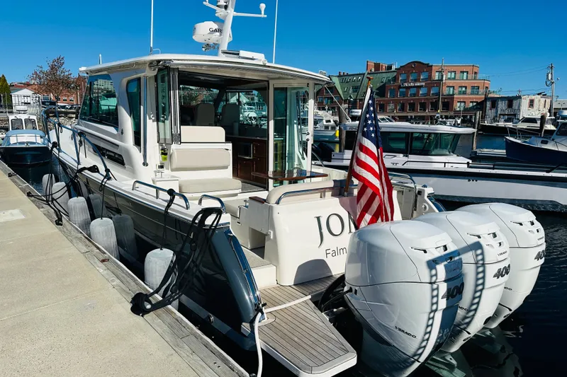 Jomo Yacht Photos Pics 