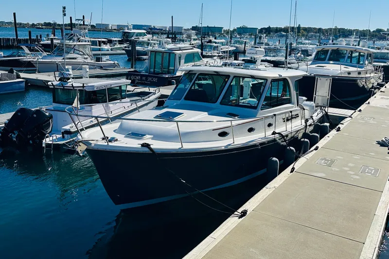 Jomo Yacht Photos Pics 