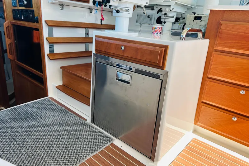 Jomo Yacht Photos Pics 