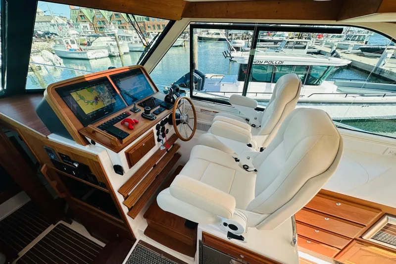 Jomo Yacht Photos Pics 