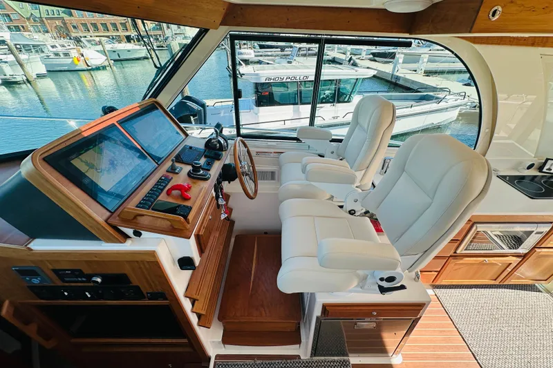 Jomo Yacht Photos Pics 