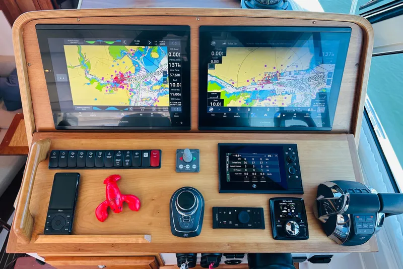 Jomo Yacht Photos Pics 