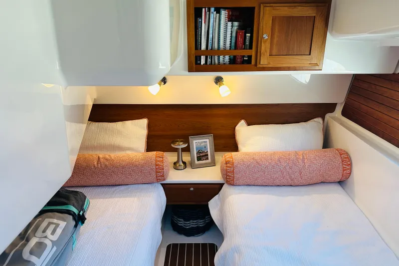 Jomo Yacht Photos Pics 