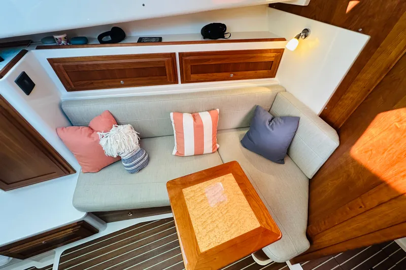 Jomo Yacht Photos Pics 