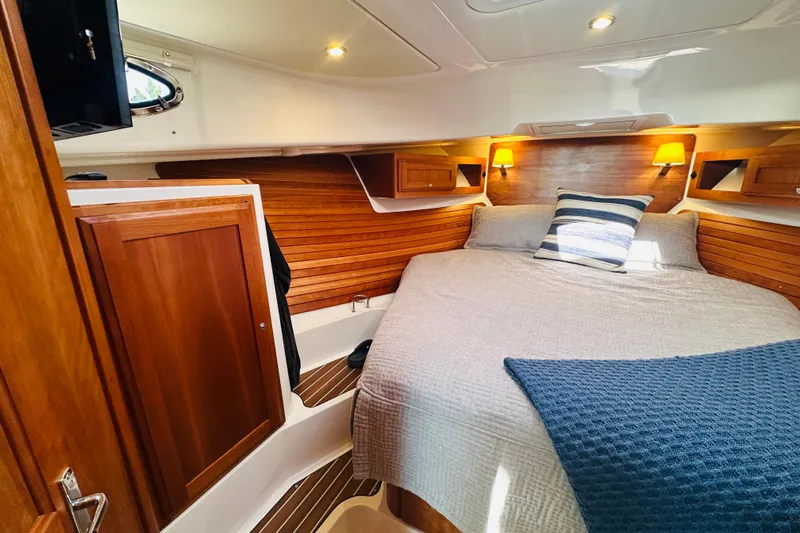 Jomo Yacht Photos Pics 